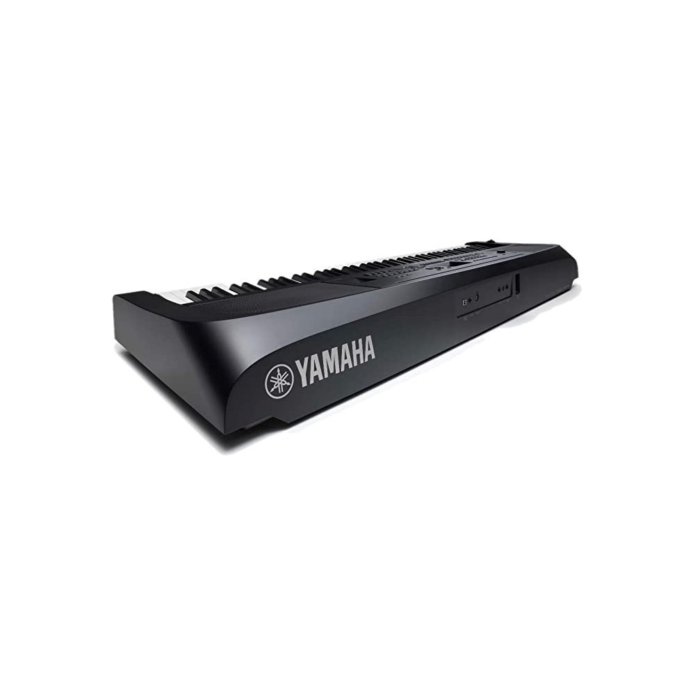 Yamaha DGX-670 88-Keys Digital Piano