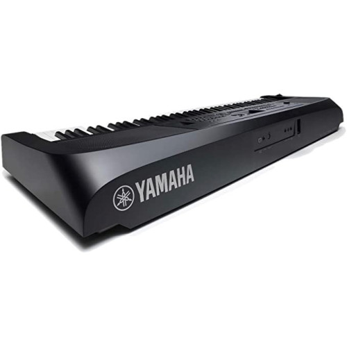 Yamaha DGX-670 88-Keys Digital Piano
