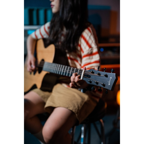 Enya EGA-X1 Pro Cutaway Solid Top Acoustic Guitar | Enya